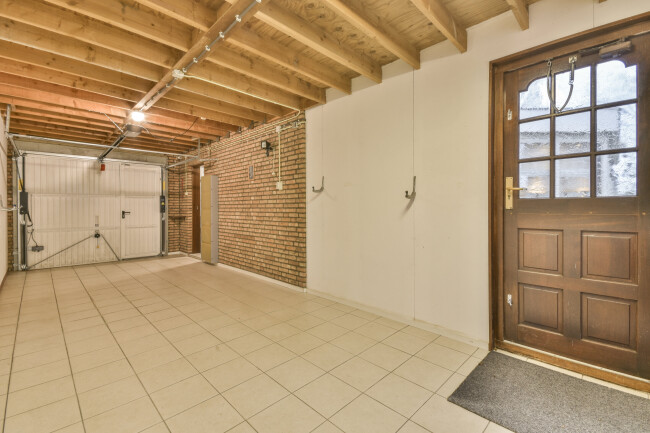 interior-of-a-modern-house-2026-01-07-23-21-32-utc.jpg